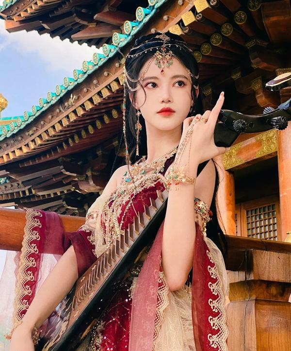 Nhan sắc tiểu hồ ly sinh năm 2000 đánh bại nữ chính Bạch Lộc-8