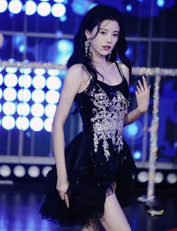 Nhan sắc tiểu hồ ly sinh năm 2000 đánh bại nữ chính Bạch Lộc-9