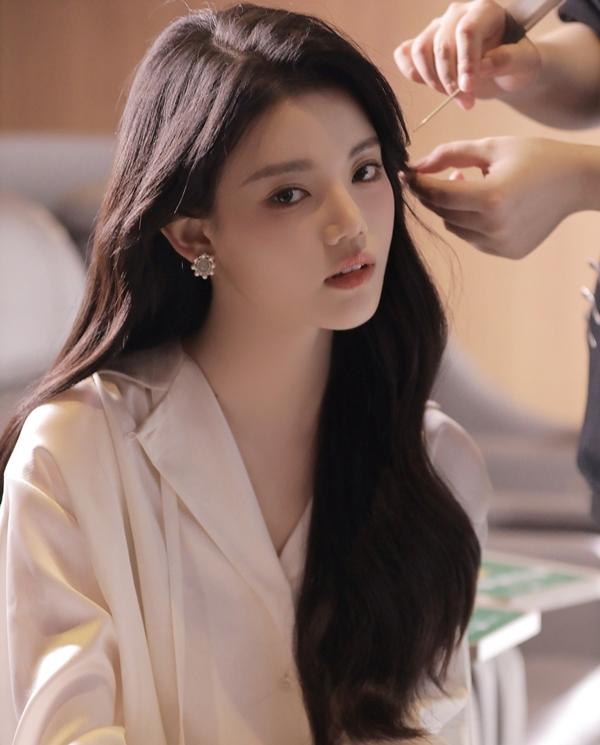 Nhan sắc tiểu hồ ly sinh năm 2000 đánh bại nữ chính Bạch Lộc-11
