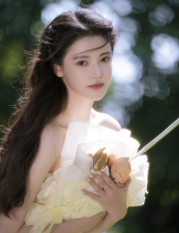 Nhan sắc tiểu hồ ly sinh năm 2000 đánh bại nữ chính Bạch Lộc-13