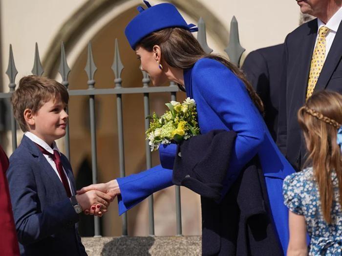 Vì sao Vương phi Kate chọn sơn móng tay không phù hợp Vương thất?-1