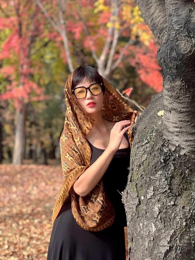 Luộm thuộm trên phim, Thanh Hương gợi cảm ở đời thường-5