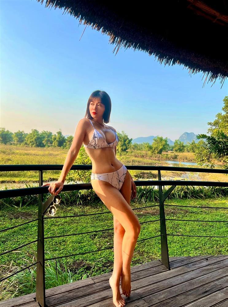 Luộm thuộm trên phim, Thanh Hương gợi cảm ở đời thường-13