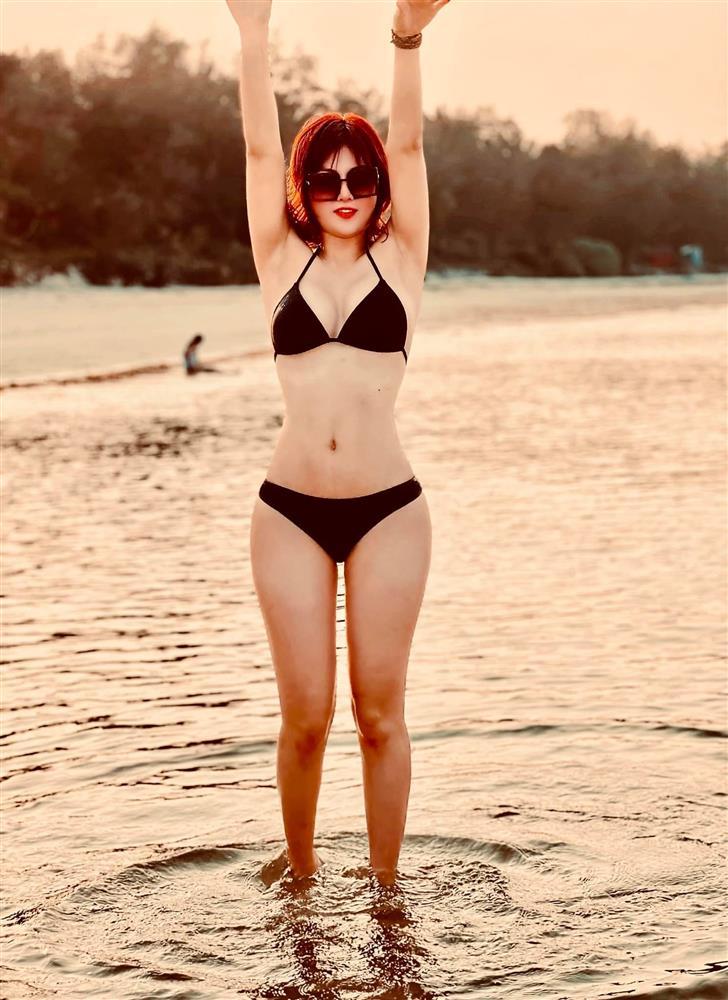 Luộm thuộm trên phim, Thanh Hương gợi cảm ở đời thường-14