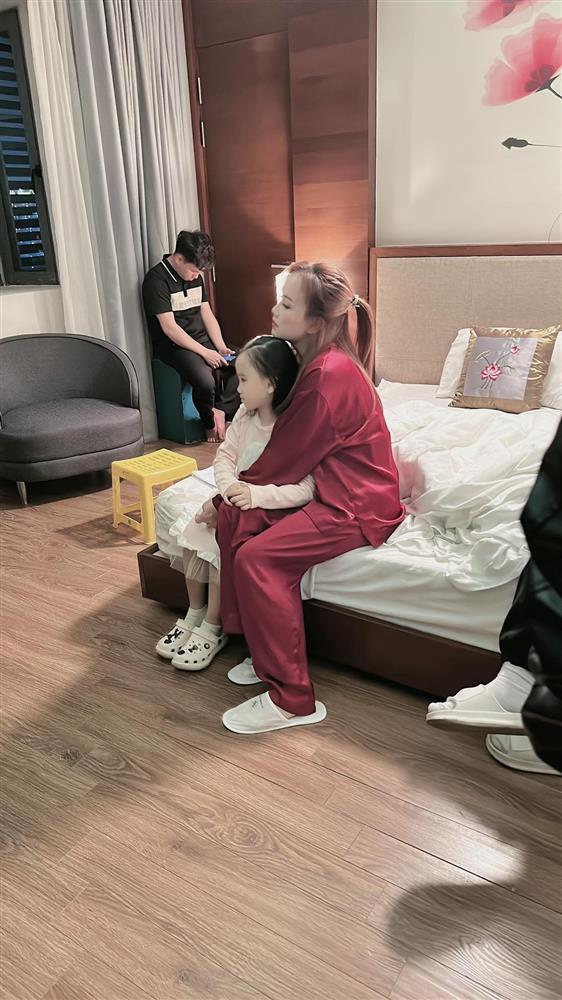 Cô Xuyến Hoàng Yến hé lộ sự thật về người chồng mới kém 12 tuổi-3