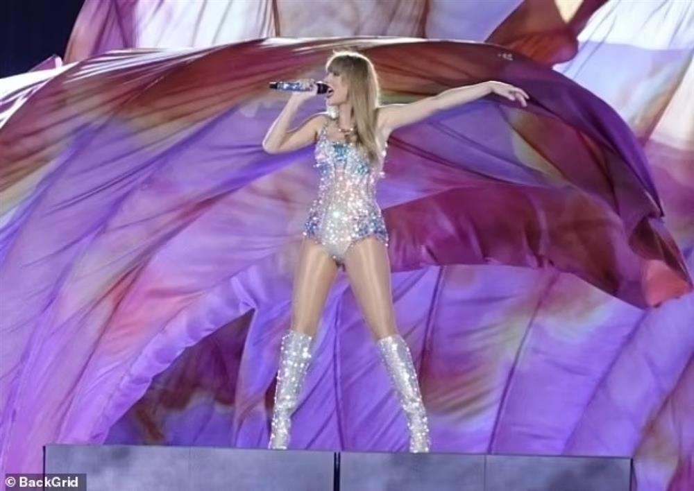 Taylor Swift trở lại sân khấu sau chia tay bạn trai Joe Alwyn-2