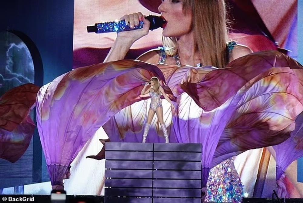 Taylor Swift trở lại sân khấu sau chia tay bạn trai Joe Alwyn-4
