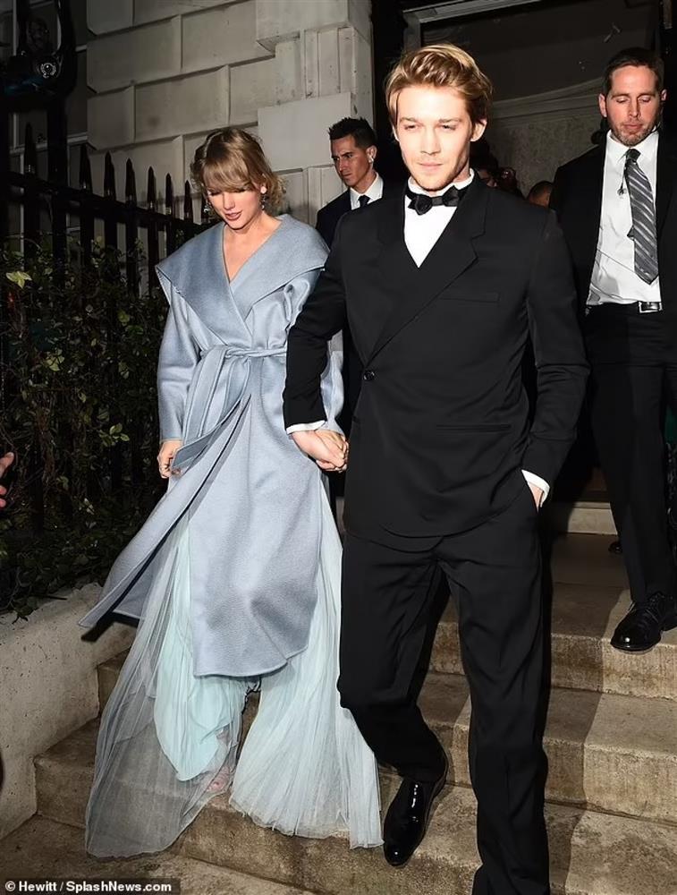 Taylor Swift trở lại sân khấu sau chia tay bạn trai Joe Alwyn-7