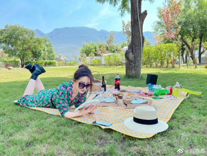 Đam mê đọc sách ít người biết của ‘thần tiên tỷ tỷ’ Lưu Diệc Phi-3