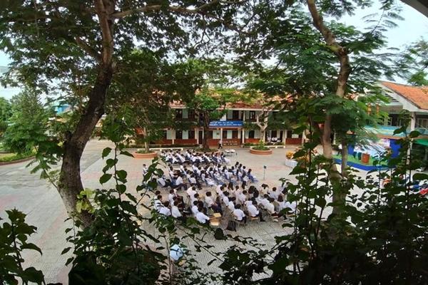 Sở GD-ĐT TP.HCM lên tiếng vụ 8 học sinh bị giám thị yêu cầu cởi đồ-1