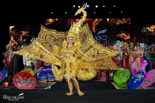 Trang phục dân tộc rùng rợn ở Hoa hậu Hòa bình Thái Lan-1