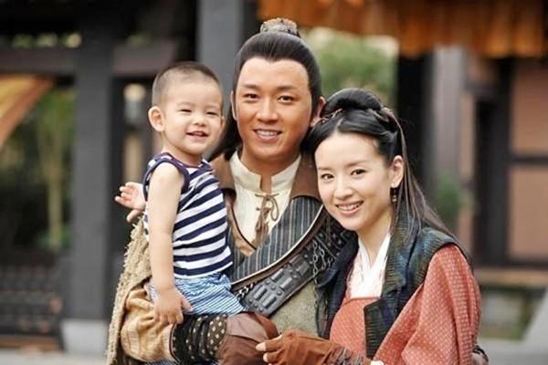 Người đàn ông là nỗi ác mộng với hàng loạt nghệ sĩ showbiz-6