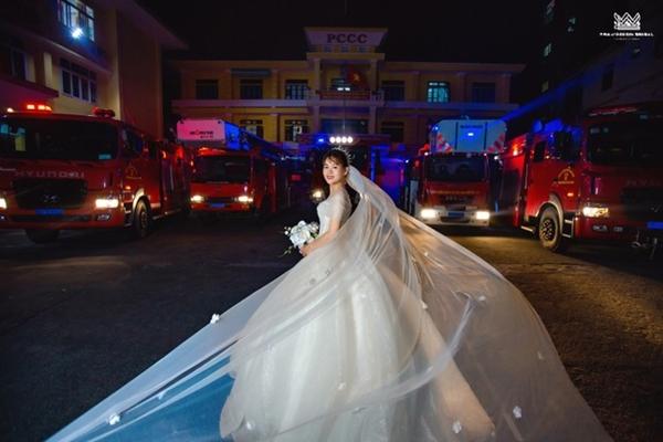 Bộ ảnh cưới độc đáo của chàng lính cứu hỏa-5