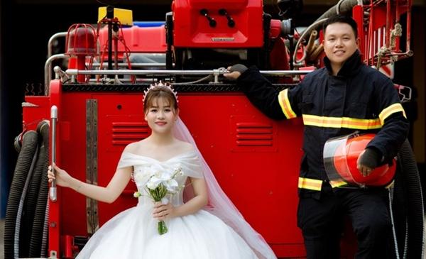 Bộ ảnh cưới độc đáo của chàng lính cứu hỏa-3