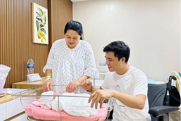 Em bé sinh ra với 26 ngón tay chân được coi là hiện thân của nữ thần Hindu-4