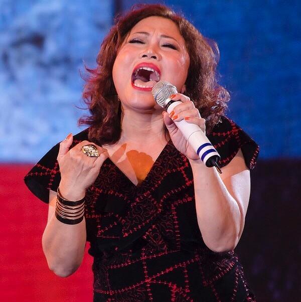 Siu Black nuôi heo và làm YouTube-1