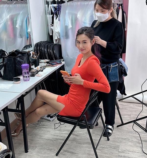 Hậu trường cảnh tắm lúc nửa đêm của Á hậu gợi cảm giữa ê-kíp toàn nam giới-8