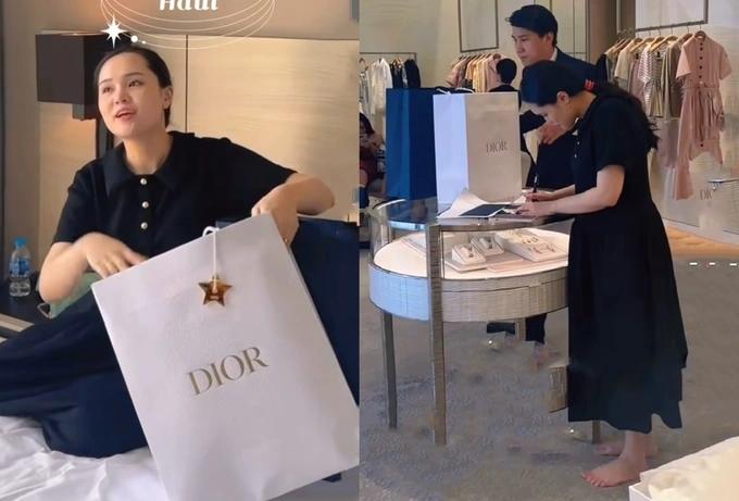 Vợ cầu thủ Duy Mạnh đi chân trần mua đồ Dior 200 triệu đồng-1