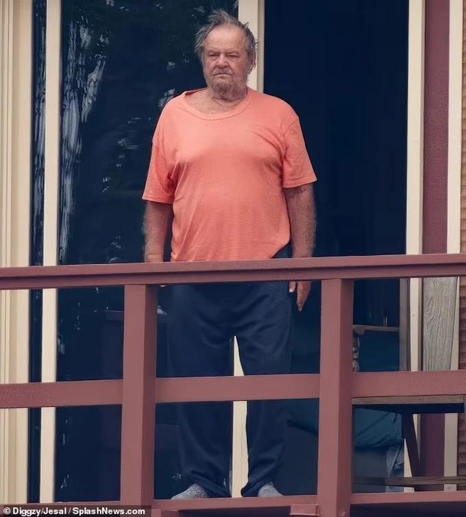 18 tháng sống ẩn dật gây hoang mang, tài tử Jack Nicholson lộ diện-1