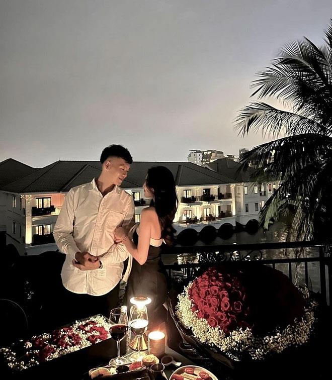 Hôn nhân khác xa ảnh sống ảo của vợ chồng cầu thủ Thành Chung-1