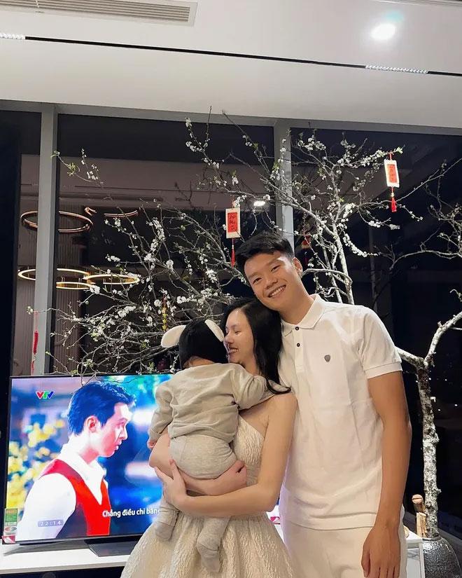 Hôn nhân khác xa ảnh sống ảo của vợ chồng cầu thủ Thành Chung-4