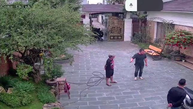 Nhóm xăm trổ đổ bộ nhà dân đe dọa đòi nợ-1