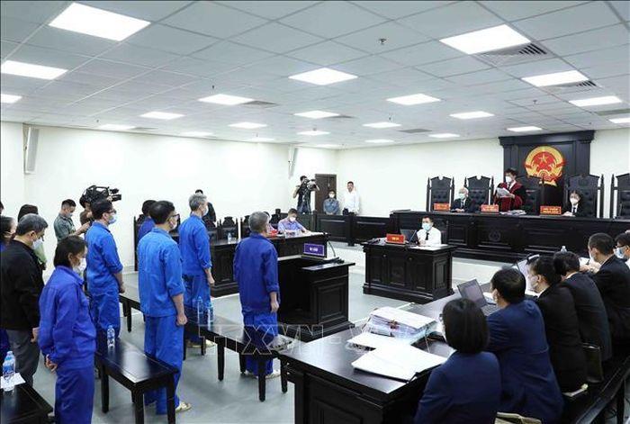 Vụ thông thầu tại Bệnh viện Tim Hà Nội: Các bị cáo gây thiệt hại hơn 53,6 tỷ-1