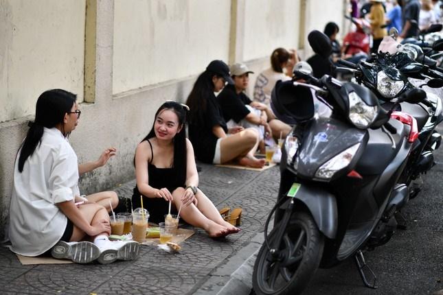 Thói quen uống cà phê bệt ở TPHCM trở lại-3