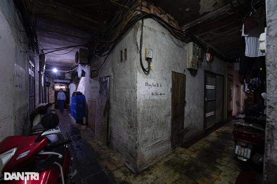 Khu tập thể tồi tàn, 'khát' ánh sáng mặt trời nằm ngay cạnh hồ Gươm