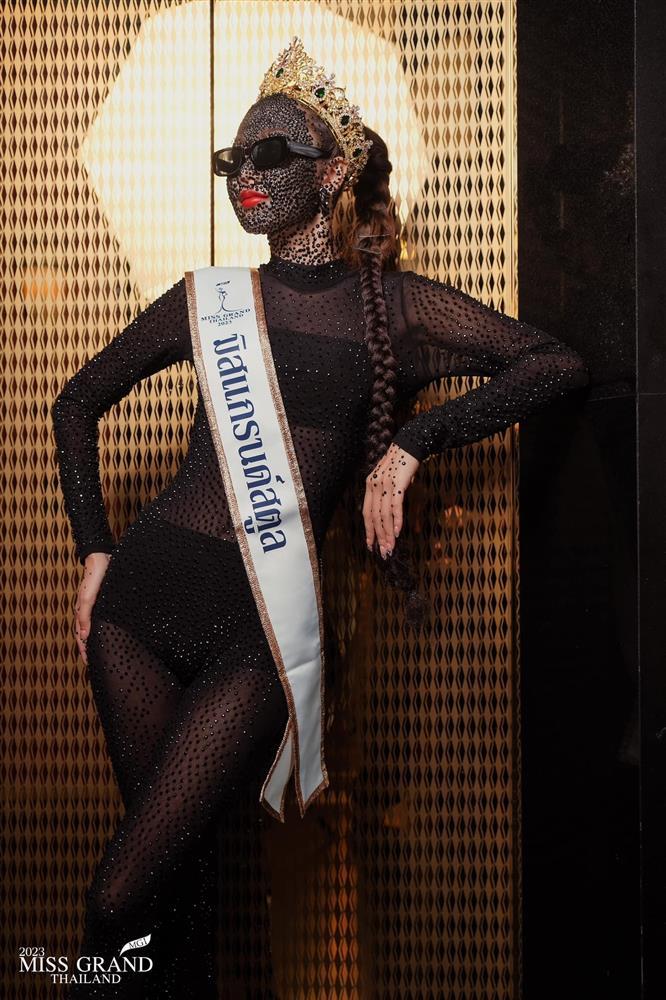 Chuyện gì đang xảy ra với Hoa hậu Hòa bình Thái Lan?-6