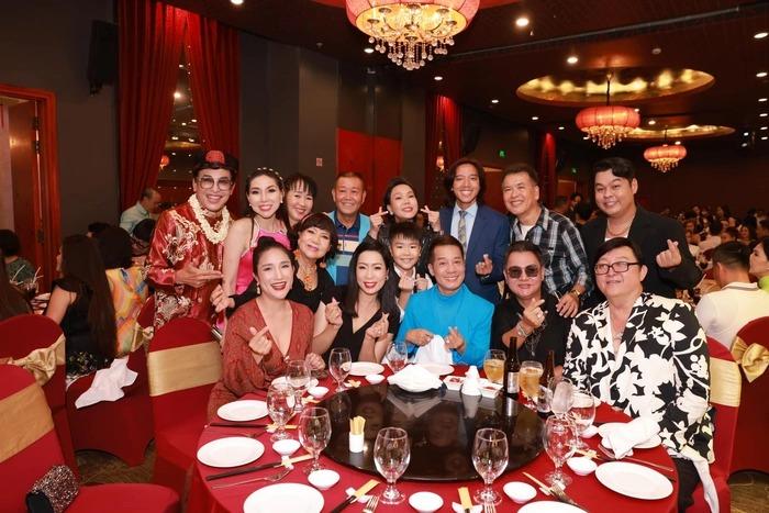 Vợ chồng Việt Hương, Cát Phượng tham dự đám cưới con trai của sao Việt-2