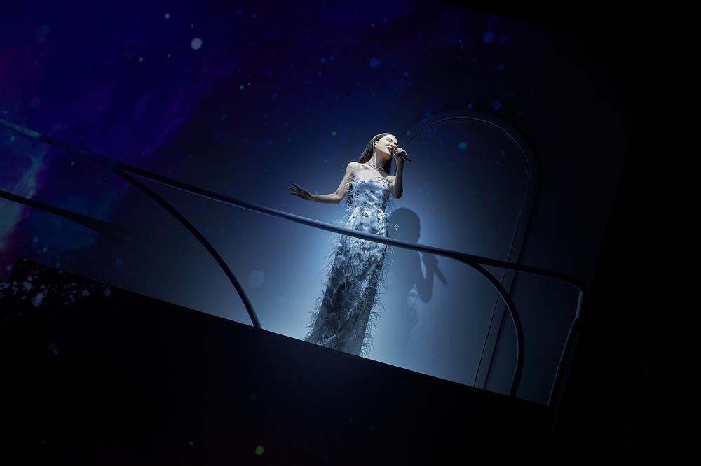 Ca sĩ Hà Nhi khóc nức nở khi gặp lại mẹ và em gái-2