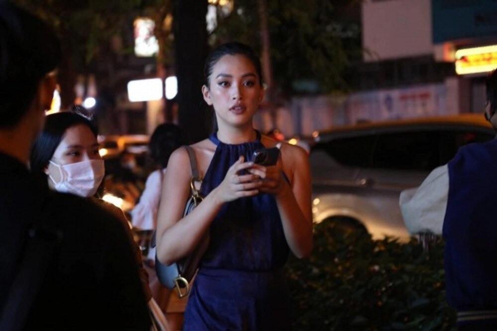 Ngoài mặt mộc cực xịn, Tiểu Vy còn bất chấp mọi loại cam thường-7