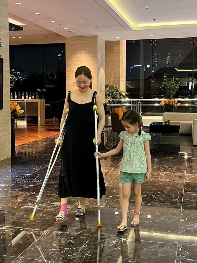 Gia Đình Mình Vui Bất Thình Lình: Lan Phương gặp chuyện-2