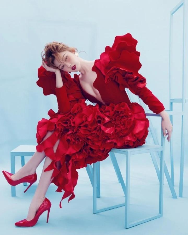 Thúy Ngân ngày càng nổi loạn, táo bạo trong cách ăn mặc-3