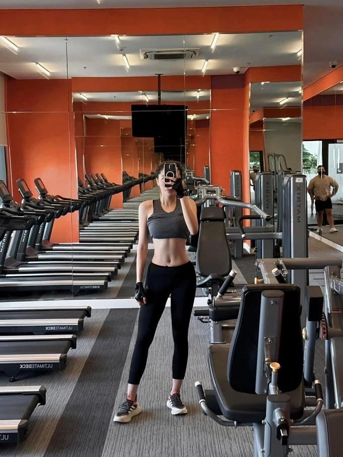 HHen Niê và loạt mỹ nhân Việt sở hữu cơ bụng số 11 quyến rũ-11