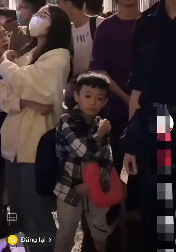 Ái nữ cựu chủ tịch CLB Sài Gòn đón chồng bằng phương tiện đặc biệt-3