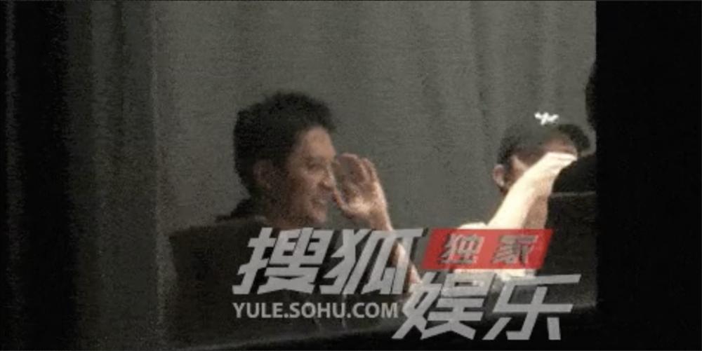 Phùng Thiệu Phong hẹn hò mỹ nhân kém 14 tuổi sau 2 năm ly hôn Triệu Lệ Dĩnh?-1