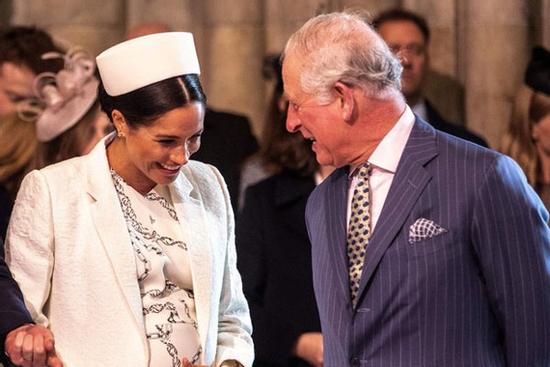 Dân chúng vui mừng vì Meghan không dự lễ đăng cơ