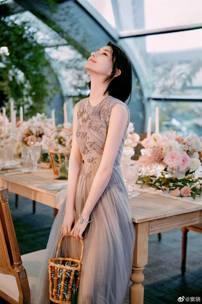 Cặp đôi Hà Siêu Liên - Đậu Kiêu lộ ảnh cưới trước giờ G-8