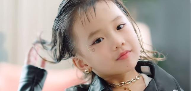 Hot girl Tây Hồ 4 tuổi nhà Justatee: Vừa debut đã làm mưa làm gió mạng xã hội-1
