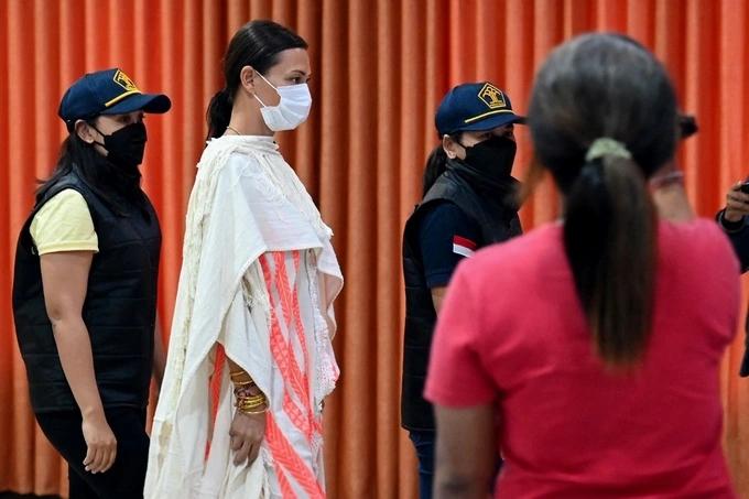 Du khách liên tục khỏa thân ở Bali: Người dân tức giận, chính quyền đau đầu-2