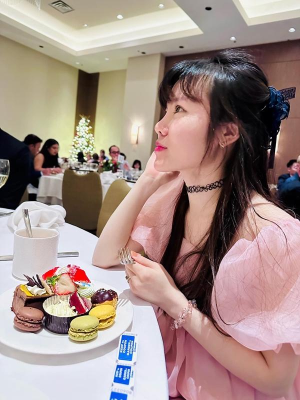 Rể Tây bá đạo, vừa gặp mẹ vợ đã chào em-2