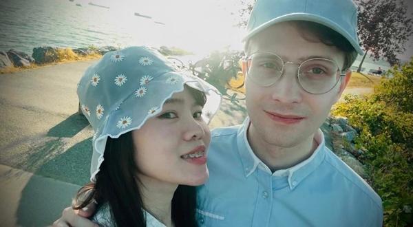 Rể Tây bá đạo, vừa gặp mẹ vợ đã chào em-5