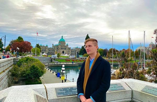 Rể Tây bá đạo, vừa gặp mẹ vợ đã chào em-11