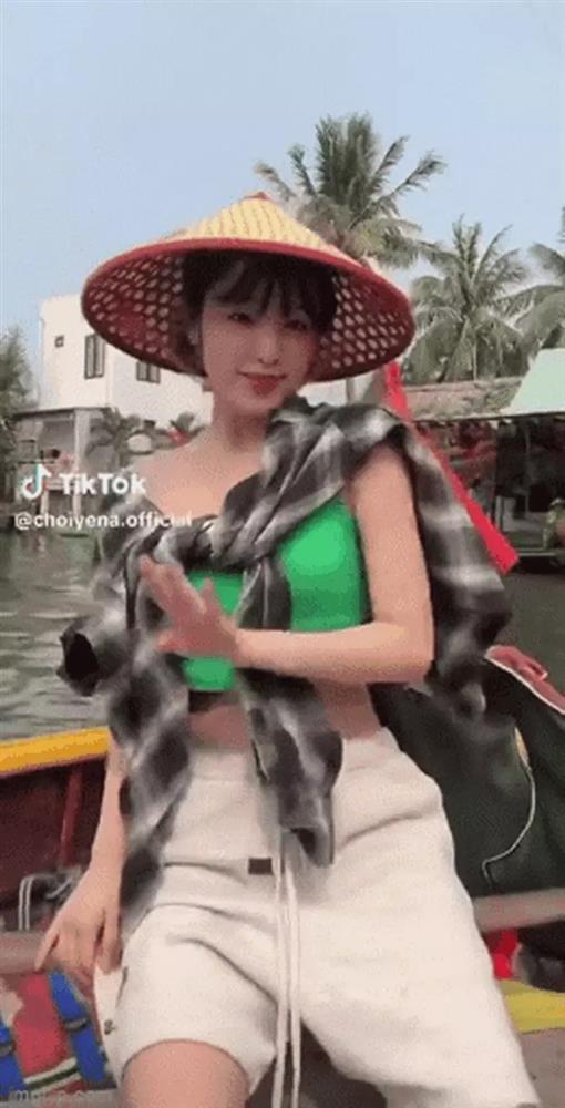 Cựu thành viên IZ*ONE vi vu Việt Nam, vừa đội nón lá vừa nhảy See Tình-3