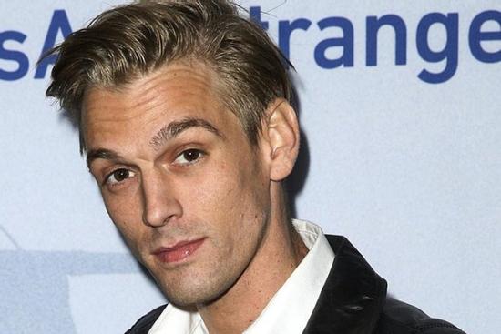 Hé lộ nguyên nhân ca sĩ Aaron Carter chết trong bồn tắm