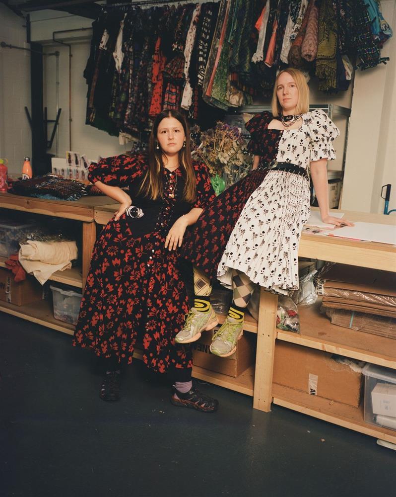 Chân váy hot hit 18 triệu view đang tạo cơn địa chấn giới thời trang có gì thú vị?-1