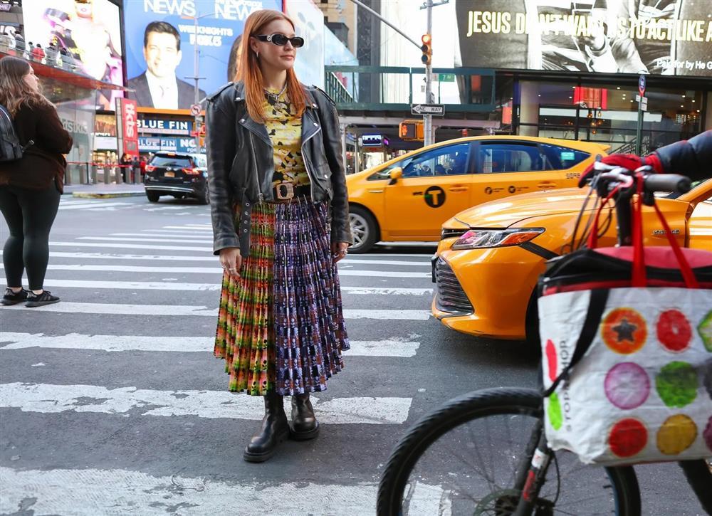 Chân váy hot hit 18 triệu view đang tạo cơn địa chấn giới thời trang có gì thú vị?-9