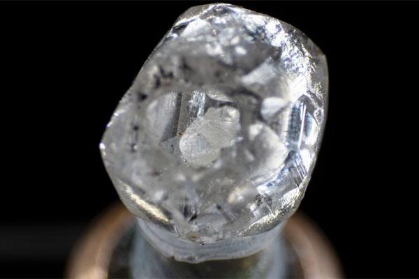 Phát hiện viên kim cương hai trong một siêu hiếm-1